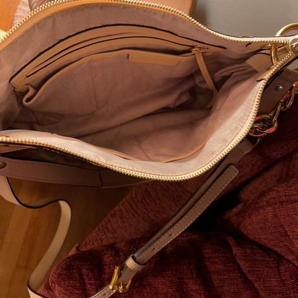 Authentic Michael Kors handbag - Picture 8 of 10